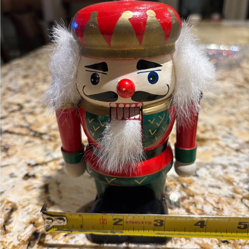 Nutcracker - Picture 7 of 8